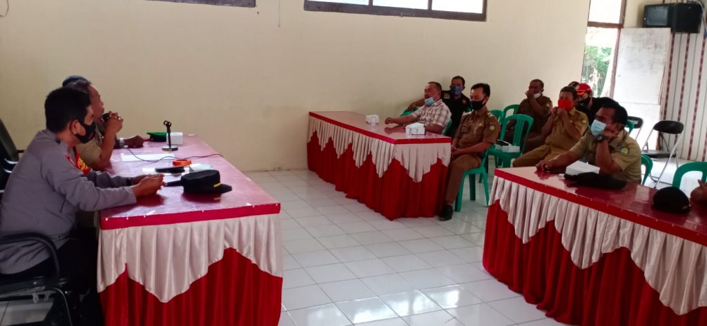 Polsek Karangampel Bersama Forkompincam Rapat Koordinasi PPKM Level II