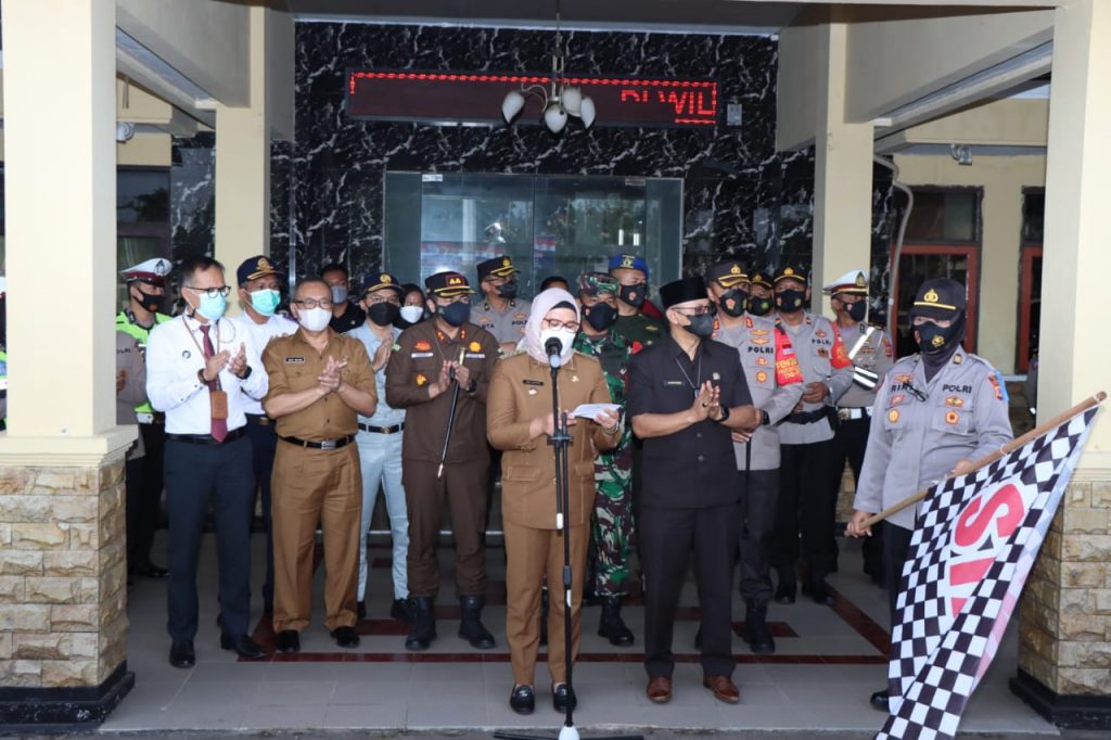 Apel Gelar Pasukan Ops Lodaya 2021 Polres Indramayu Dihadiri Bupati Hj. Nina Agustina  S.H, M.H, C.R.A.,