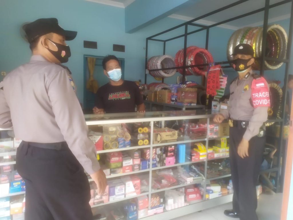 Penerapan PPKM Level 2 Dilaksanakan Polsek Balongan Untuk Mencegah Penyebaran Virus Covid-19
