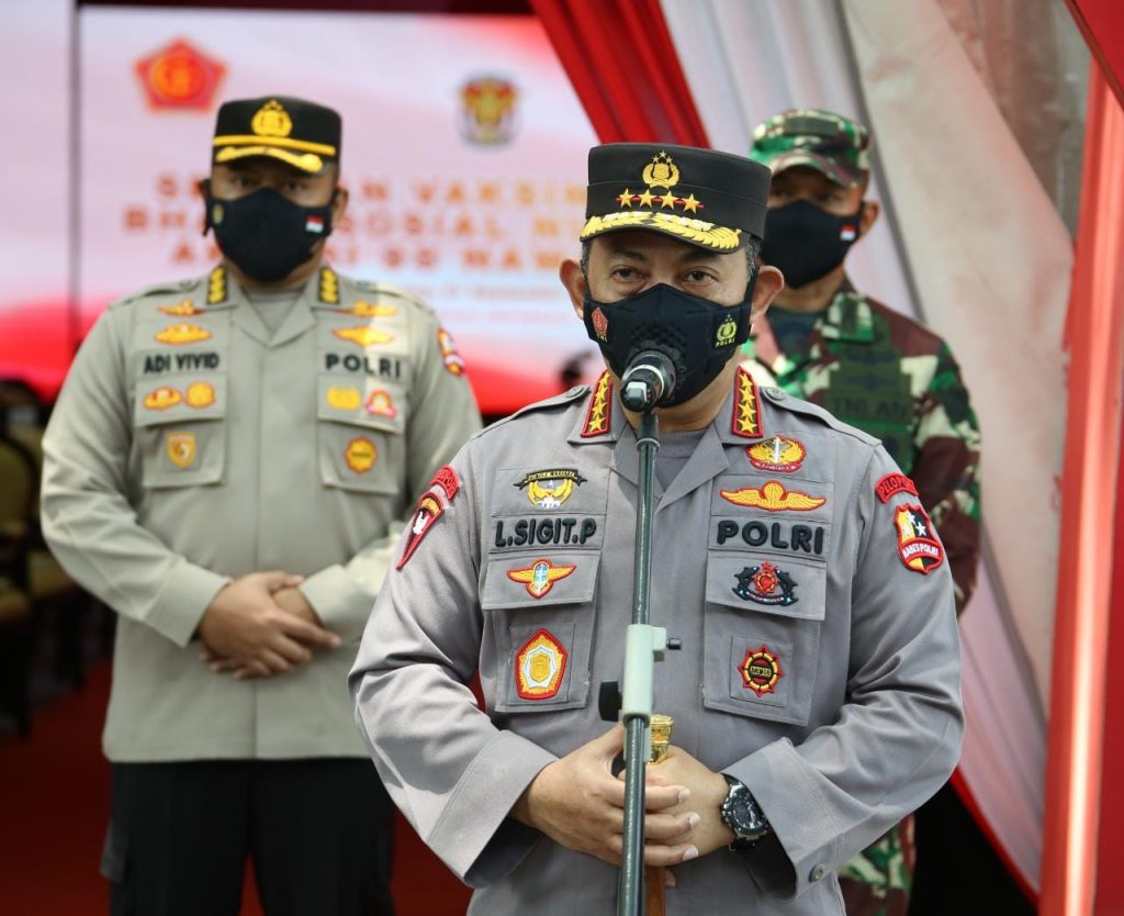 Tinjau Serbuan Vaksinasi AKABRI 1998, Kapolri: Wujud Sinergitas TNI-Polri Tekan Pertumbuhan Covid-19