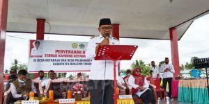 Bupati Darwis Serahkan Bantuan Ternak di Desa Kotaraja dan Polohungo