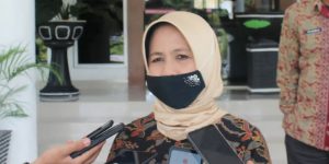 Terima SK, Sekda Hadijah U. Tayeb Jadi Plh Bupati Gorontalo