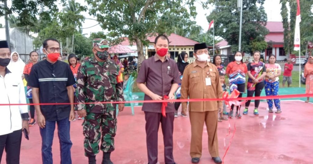 Ko’Hari Resmikan Lapangan Volly Ball Representatif di Kecamatan Dulupi