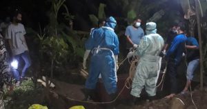 Pasien Covid-19 Asal Desa Jengkok Meninggal Dunia, Polsek Sukagumiwang Kawal Proses Pemakaman
