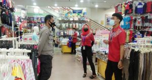 Polsek Indramayu Terus Galakkan Pendisiplinan di Pusat Perbelanjaan dan Pasar Mingguan