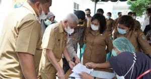 Tinjau Pelaksanaan Vaksinasi di Beberapa Puskesmas, Bupati Asahan Harapkan Tetap Mengikuti Protokol Kesehatan