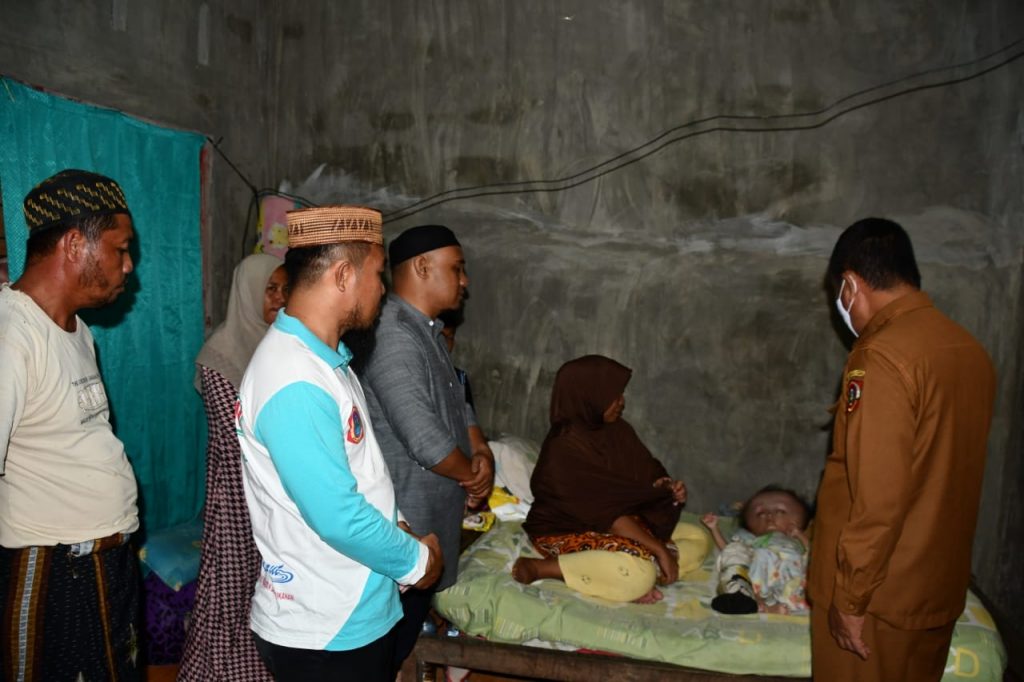 Ridwan Yasin Bantu Keluarga Bayi Pengidap Hidrosefalus