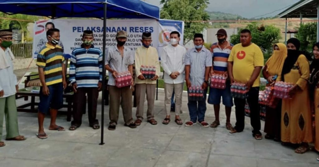 Gelar Reses, Dedy Dunggio Bagi-Bagi Berkah Untuk Masyarakat Dan Anak Yatim
