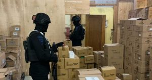 Personil Brimobda Gorontalo Jaga Ketat Gudang Farmasi